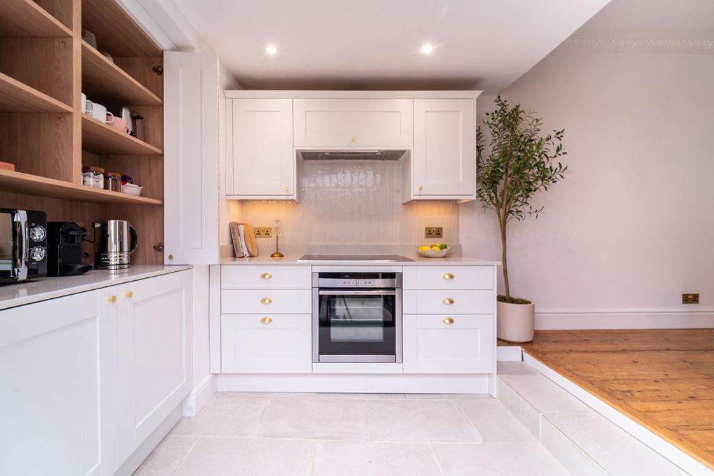 Elegant 3 Bedroom Home In The Centre Of Cheltenham Zewnętrze zdjęcie