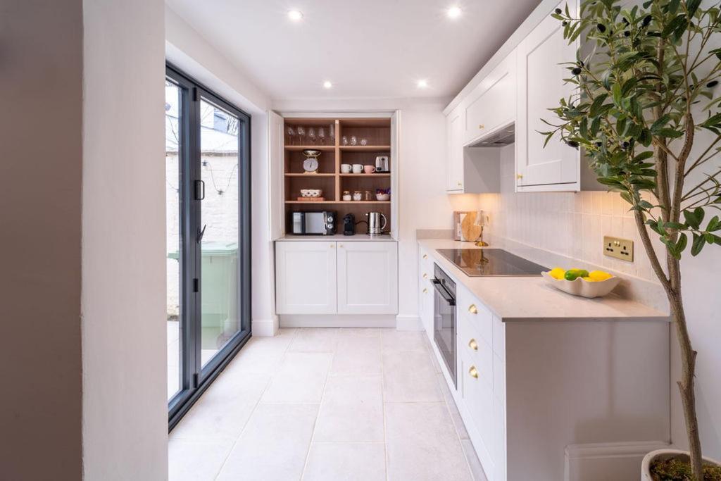 Elegant 3 Bedroom Home In The Centre Of Cheltenham Zewnętrze zdjęcie