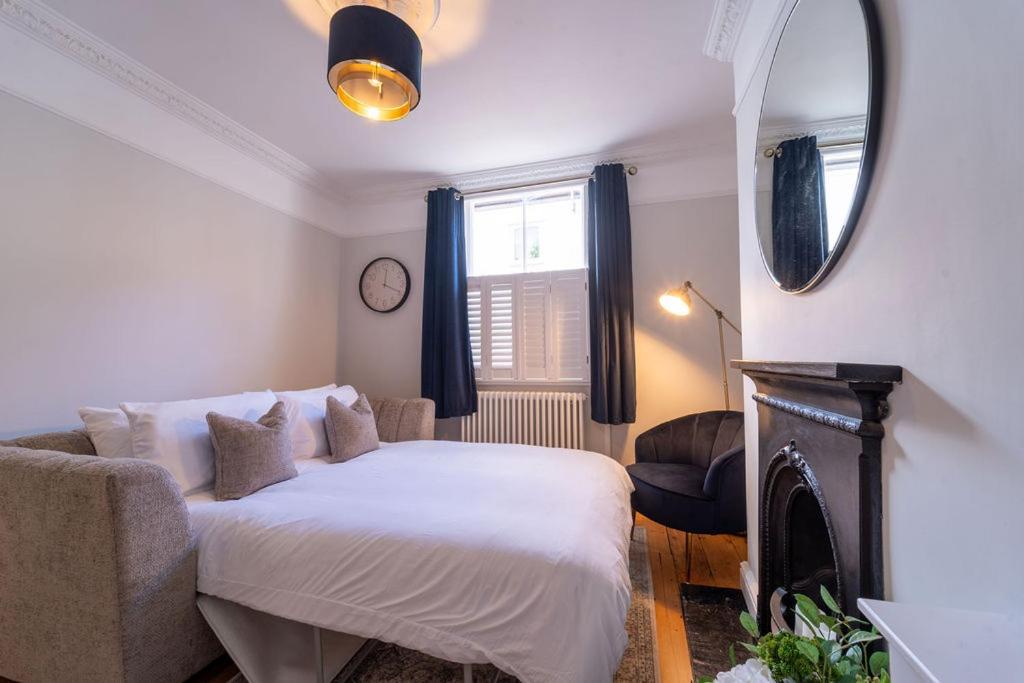 Elegant 3 Bedroom Home In The Centre Of Cheltenham Zewnętrze zdjęcie